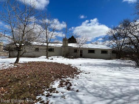 8002 Byron Rd, Howell, MI 48855 photo 1