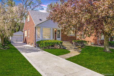20704 Kenmore Ave, Harper Woods, MI 48225