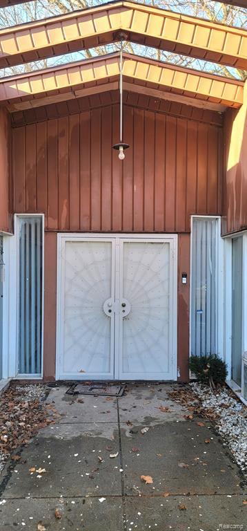 1410 Banbury, Flint, MI 48505