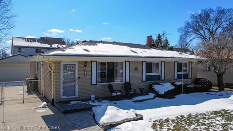 39663 Scottsdale Dr, Canton, MI 48188