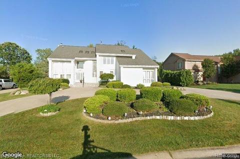 7022 Timberview Trl, West Bloomfield, MI 48322