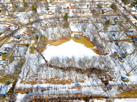 Vacant Red Arrow Dr, Commerce, MI 48390
