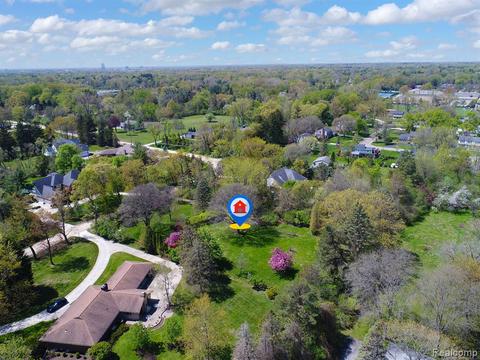 1350 Forest Ln, Bloomfield Hills, MI 48301