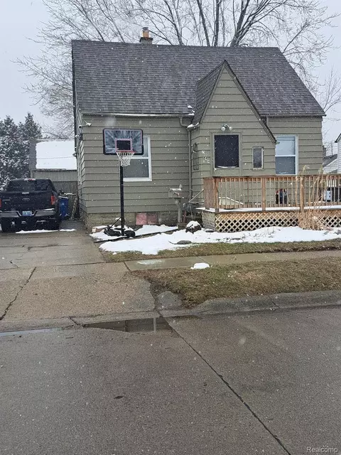 7044 Hupp Ave, Warren, MI 48091
