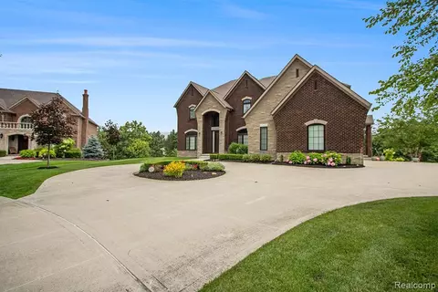3599 Thatcher, Rochester Hills, MI 48309