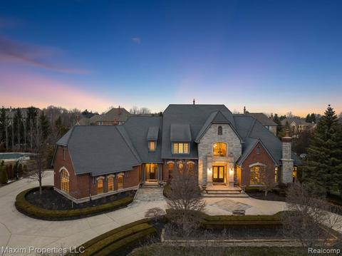 47510 Capri Ct, Northville, MI 48167