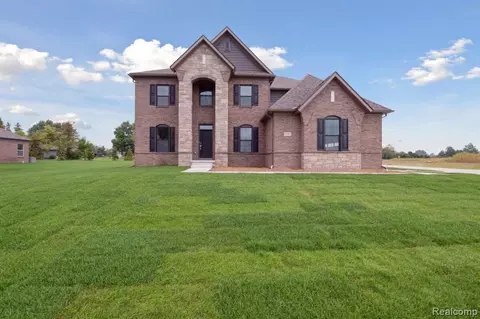 11757 Powell Ridge Ln, Washington, MI 48094