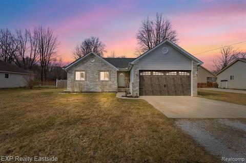 2814 Fruit St, Algonac, MI 48001 photo 1