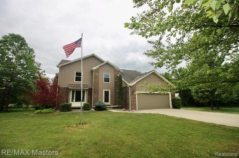 33459 Willow Rd, New Boston, MI 48164