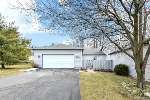 3056 W Telluride #150, Brighton, MI 48114