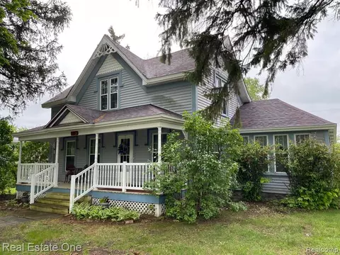 783 Broadway, Davisburg, MI 48350