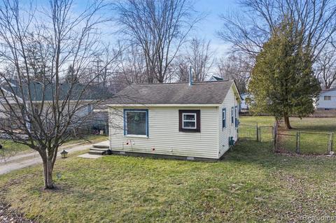 907 Columbia St, Algonac, MI 48001 photo 1