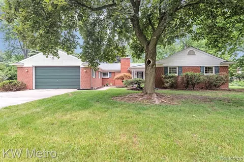 432 Kirk Lane Dr, Troy, MI 48084