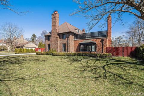 854 Edgemont Park, Grosse Pointe Park, MI 48230