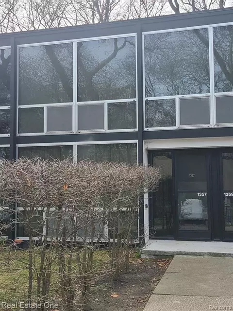 1357 Nicolet Pl, Detroit, MI 48207