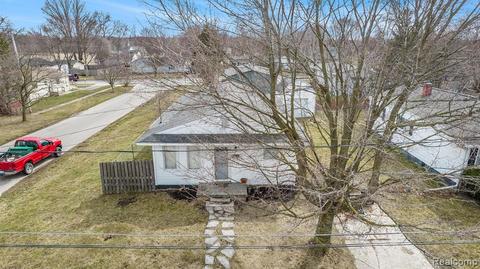 116 E Fauble St, Durand, MI 48429 photo 1