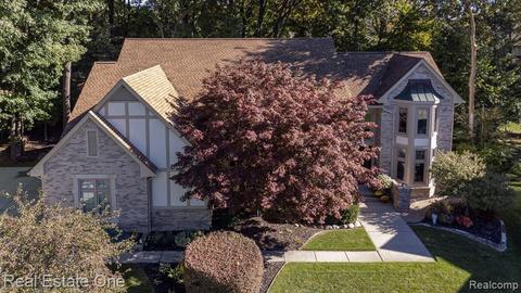 29870 Kenloch Dr, Farmington Hills, MI 48331
