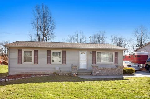 208 S Lester St, Capac, MI 48014