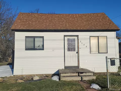 2126 Maplewood Ave, Saginaw, MI 48601