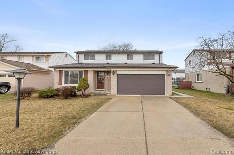 27319 Fairfax St, Southfield, MI 48076