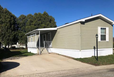 170 Spruce Dr, Jonesville, MI 49250