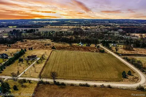 78805 Brown Rd, Romeo, MI 48065