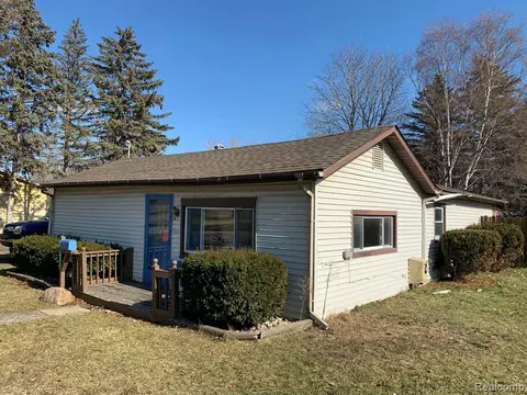 621 Wright Ave, Owosso, MI 48867