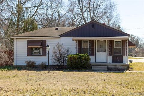34129 Rhonswood St, Farmington Hills, MI 48335
