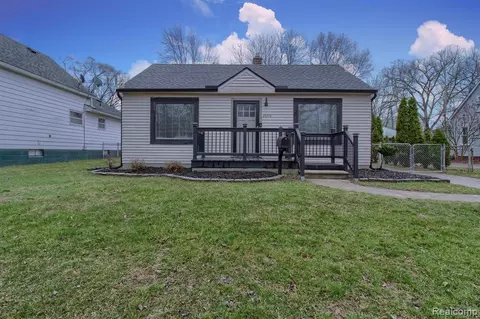 25715 Ross St, Dearborn Heights, MI 48125
