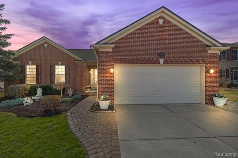 56229 Oasis Dr, Macomb, MI 48042 photo 1