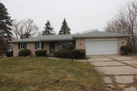 4038 Rochdale Dr, Flint, MI 48504 photo 1
