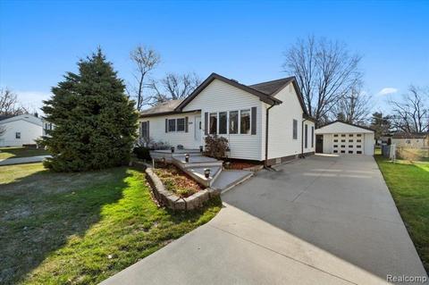 1509 Kingsley St, Mount Clemens, MI 48043