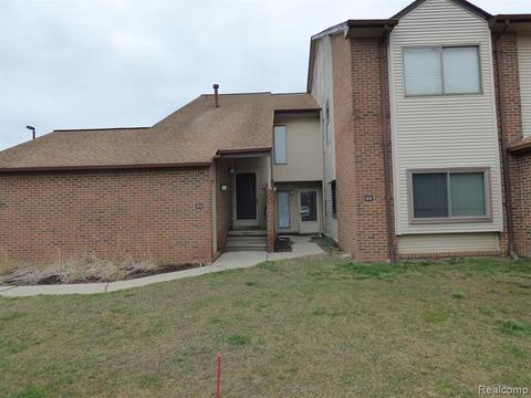6720 Ridgefield Cir #101, West Bloomfield, MI 48322