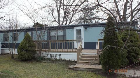 175 Preswick, Temperance, MI 48182