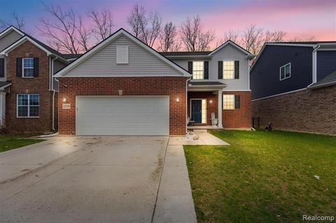 20290 Rambling Dr, Clinton Township, MI 48038