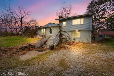 780 S Hacker Rd, Brighton, MI 48114 photo 1