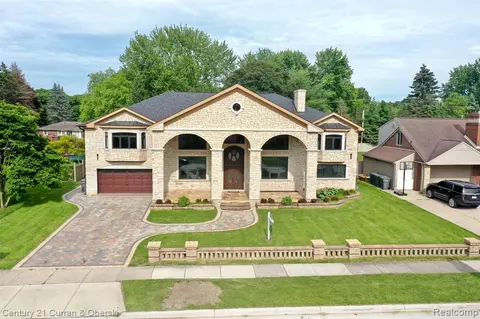 501 Crescent Dr, Dearborn, MI 48124
