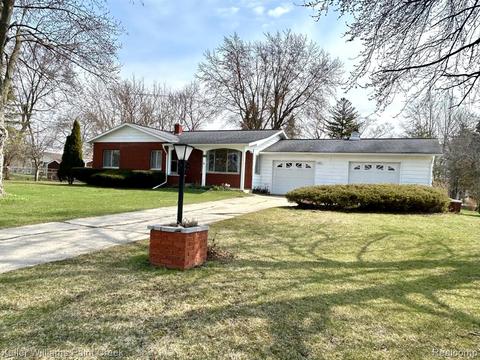 530 N Walker St, Capac, MI 48014