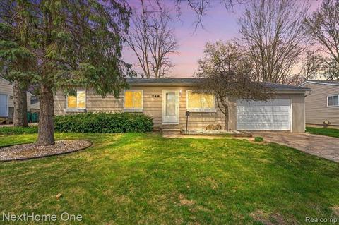 742 Glenwyth Rd, Brighton, MI 48116