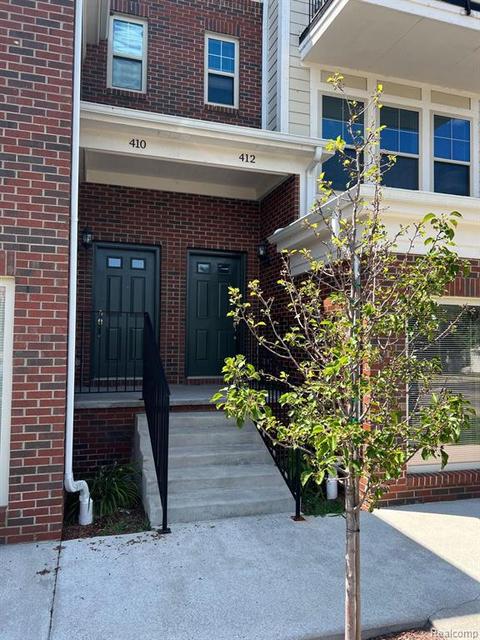 412 Legato Dr, Walled Lake, MI 48390