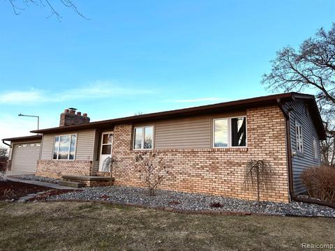 8860 N Orr Rd, Freeland, MI 48623