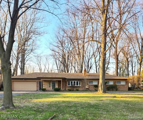 33800 Hathaway St, Livonia, MI 48150