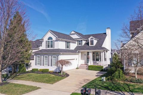 1181 Portsmouth Dr, Howell, MI 48843