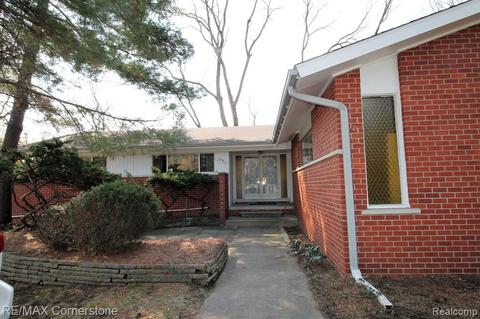 32915 Blossom, Beverly Hills, MI 48025
