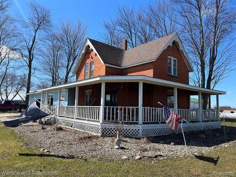 4970 Deckerville Rd, Deckerville, MI 48427
