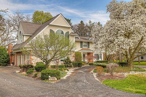 3781 Shellmarr Ln, Bloomfield Hills, MI 48302