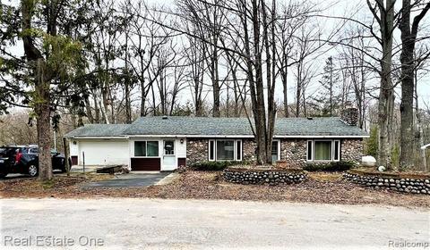 3030 Lakeshore Dr, Glennie, MI 48737
