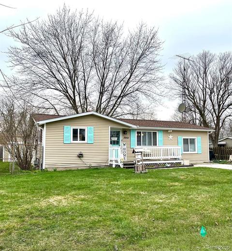 7051 Estrelle Ave, Mount Morris, MI 48458