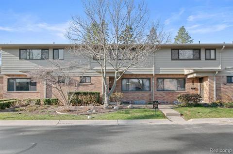 110 E Hickory Grove Rd, Bloomfield Hills, MI 48304