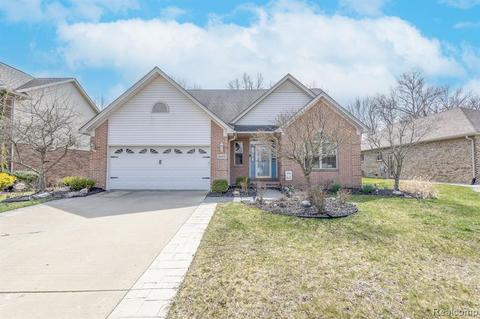 31475 Glen View Ln, Flat Rock, MI 48134 photo 1